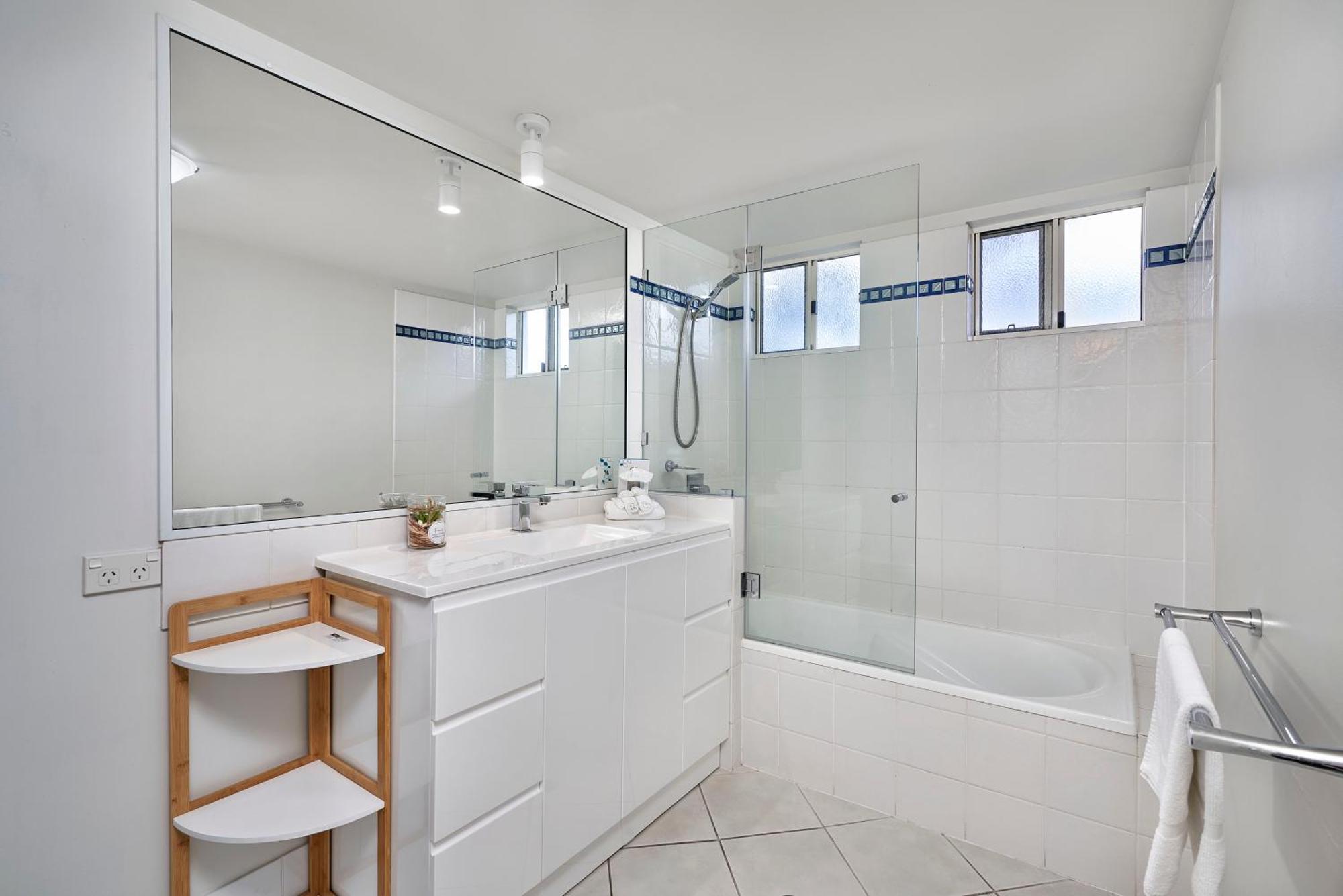 North Cove Waterfront Suites Cairns Zewnętrze zdjęcie